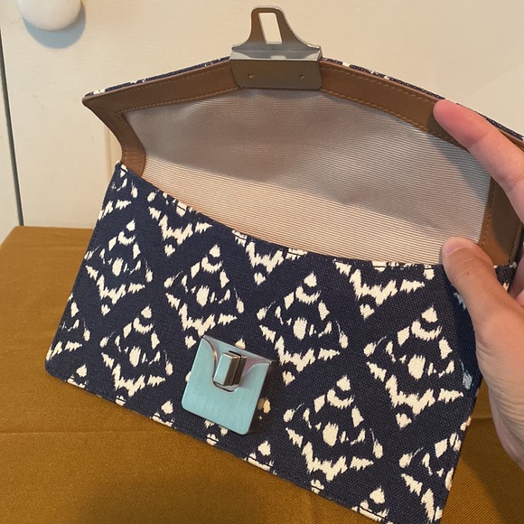 Talbots Clutch - Picture 2 of 4